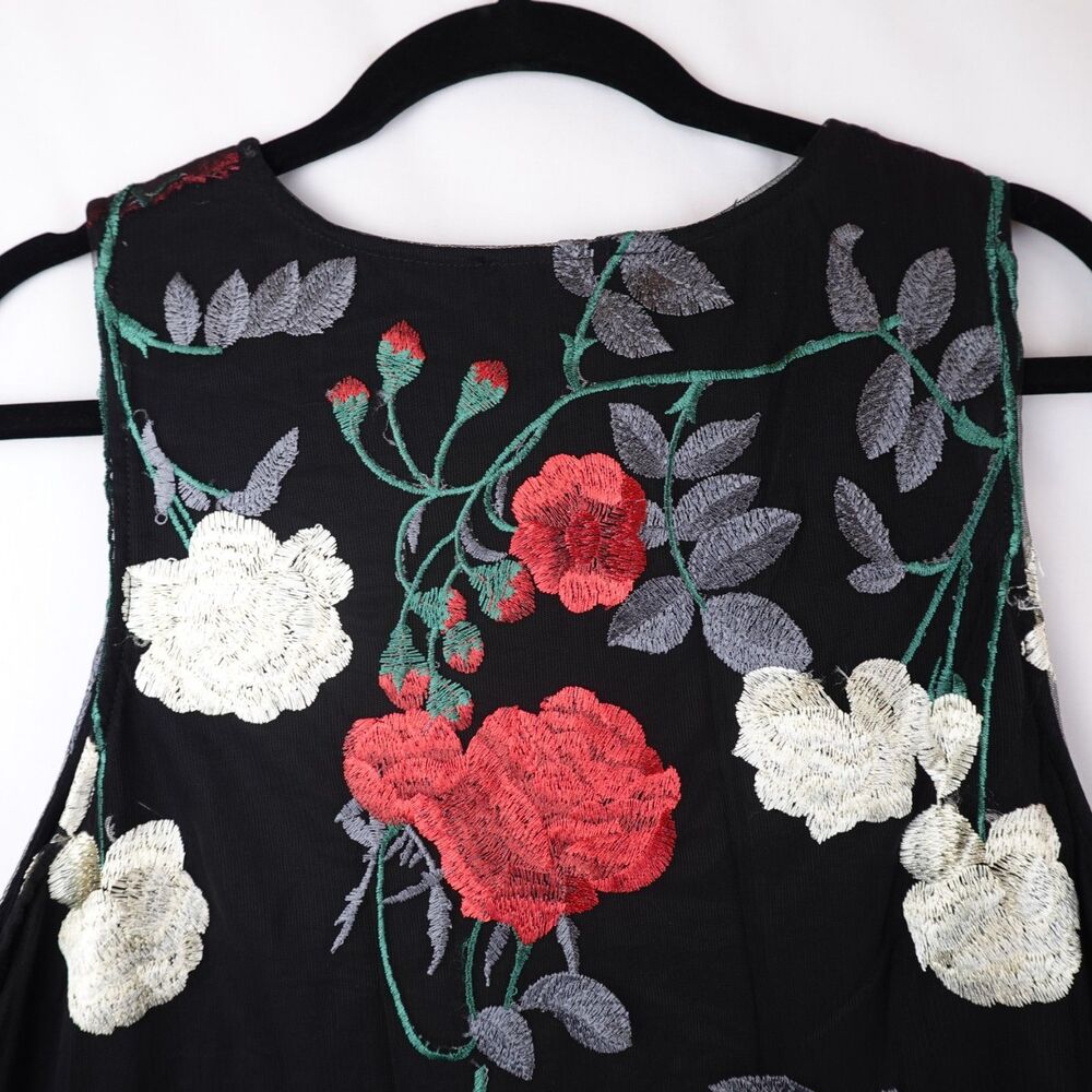 Umgee Sleeveless Dress Large Floral Embroidered Sheer Overlay Black Red White - Picture 11 of 16